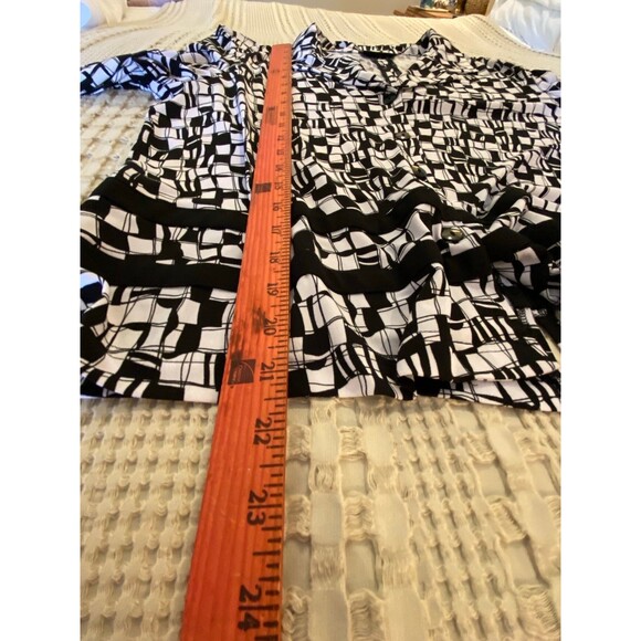 K Studio Womens Blouse Size ? XL or 1X Top Long Sleeve Button Down Back Slit - Picture 10 of 11